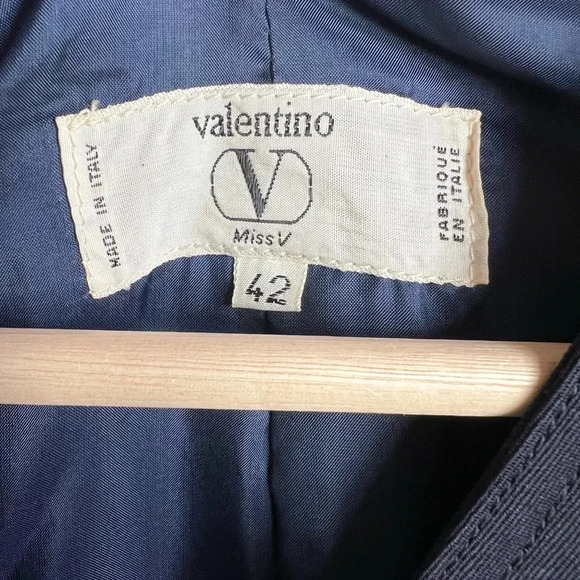 Vintage Valentino Miss V Women's Double-Breasted Blazer Navy Blue Size 42 Wool - Picture 4 of 16